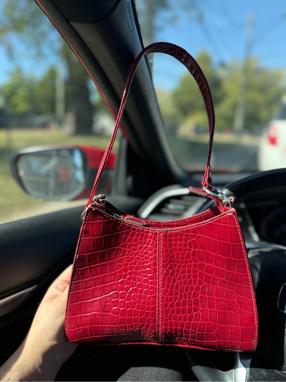 Vintage Liz Claiborne Faux Leather embossed red shoulder bag
